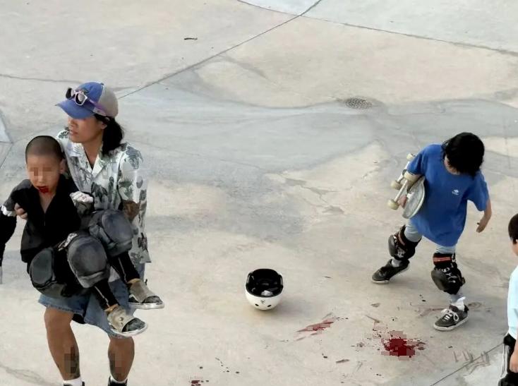  广州滑板场地事故频发隐患；男孩重伤后家长维权，协议效力备受争议。 新闻