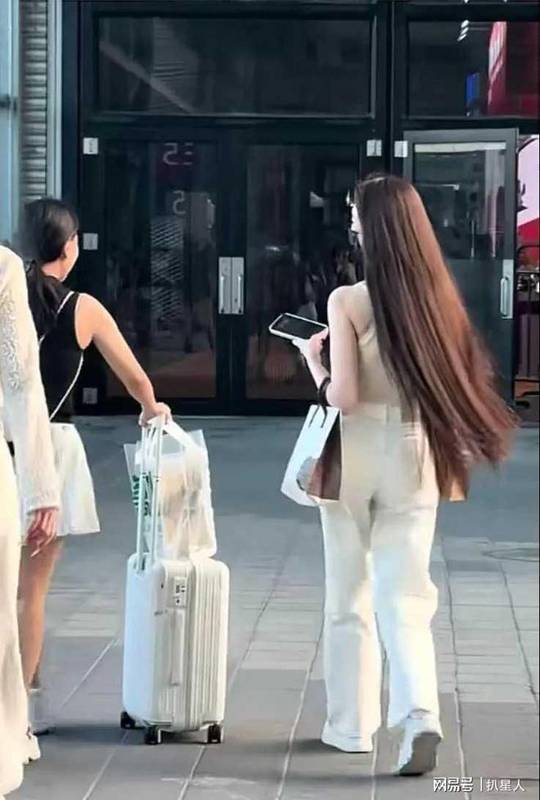  流量裂变的技术解法：从情感话题到直播变现的完整链路复盘 企业服务