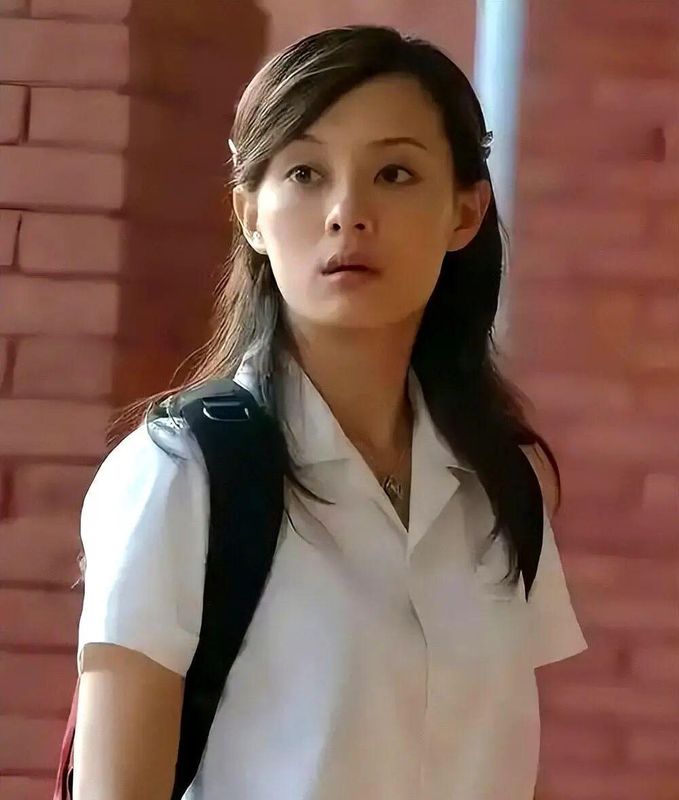  《那个被张艺谋看中的女人，用“窒息感”重新定义了演技》 情感心理 《那个被张艺谋看中的女人，用“窒息感”重新定义了演技》 情感心理
